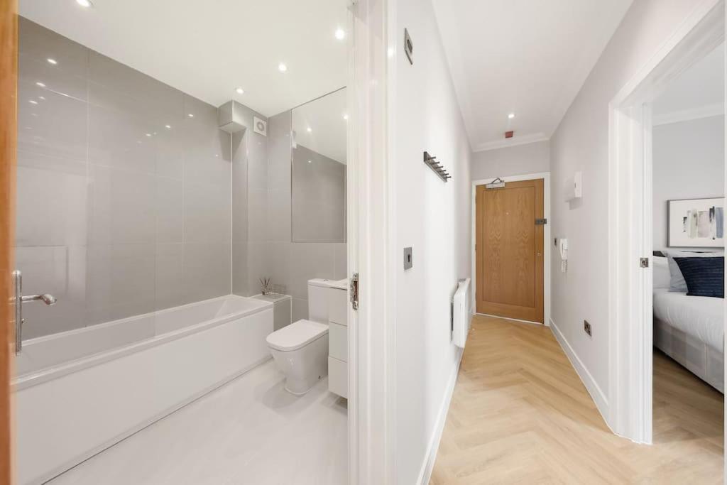 Pleasing 2Bed Flat 10Min To Wimbledon Tennis Court London Exterior photo