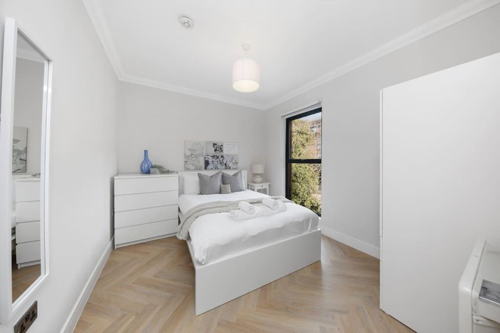 Pleasing 2Bed Flat 10Min To Wimbledon Tennis Court London Exterior photo