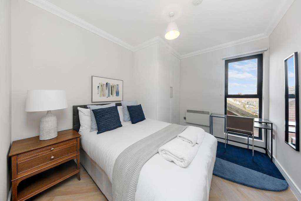 Pleasing 2Bed Flat 10Min To Wimbledon Tennis Court London Exterior photo
