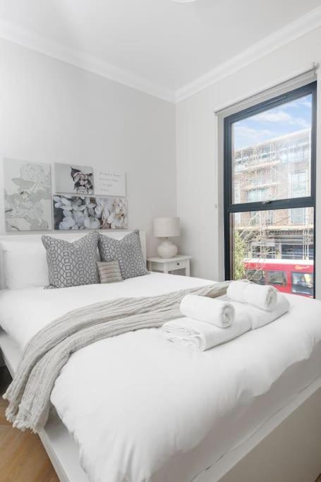 Pleasing 2Bed Flat 10Min To Wimbledon Tennis Court London Exterior photo